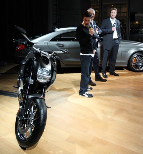 Intesa marketing Mercedes-Ducati - Salone di Los Angeles 2010