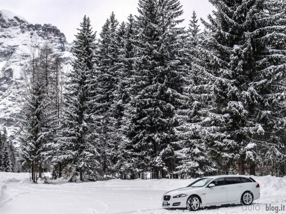 Jaguar XF Sportbrake 2.2D: la nostra prova su strada e su neve della familiare inglese