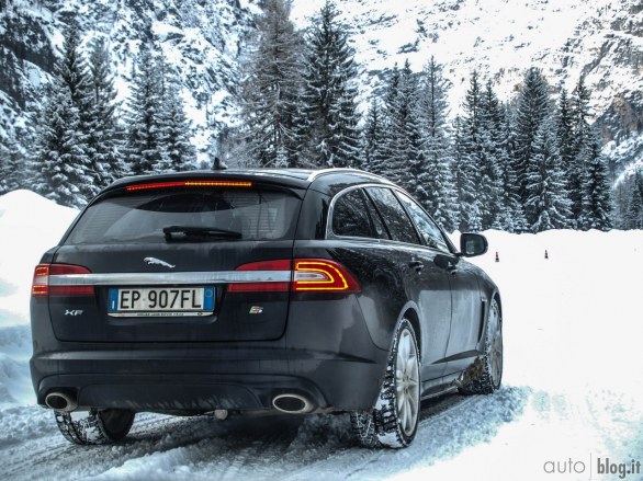Jaguar XF Sportbrake 2.2D: la nostra prova su strada e su neve della familiare inglese