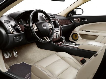 Jaguar XKR Portfolio 2009