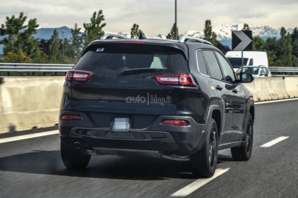 Jeep Cherokee foto spia di un lettore