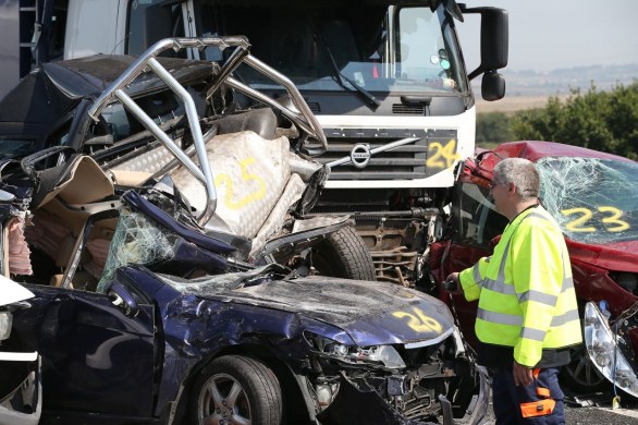 La nebbia manda ko oltre 100 automobili. Pauroso incidente sul New Kingsferry Bridge