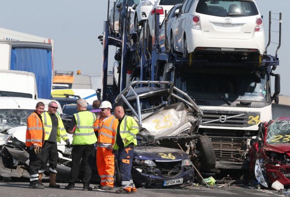 La nebbia manda ko oltre 100 automobili. Pauroso incidente sul New Kingsferry Bridge