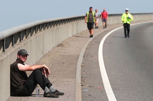 La nebbia manda ko oltre 100 automobili. Pauroso incidente sul New Kingsferry Bridge