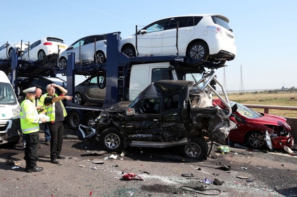 La nebbia manda ko oltre 100 automobili. Pauroso incidente sul New Kingsferry Bridge