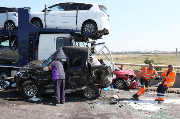 La nebbia manda ko oltre 100 automobili. Pauroso incidente sul New Kingsferry Bridge