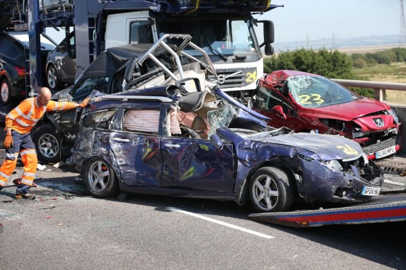 La nebbia manda ko oltre 100 automobili. Pauroso incidente sul New Kingsferry Bridge