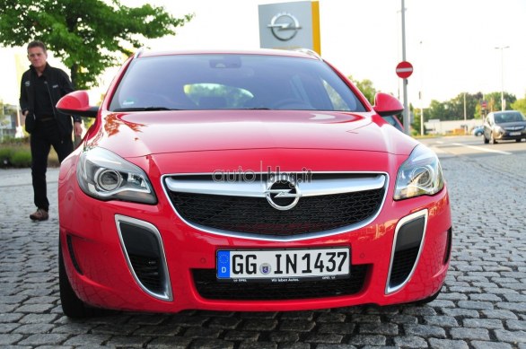 La rinnovata Opel Insignia OPC senza camuffature