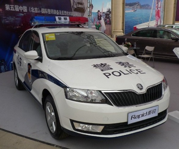 La Skoda Rapid della Polizia cinese