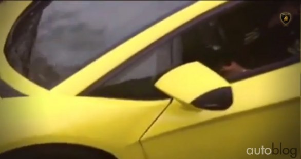 Lamborghini Aventador portiera aperta
