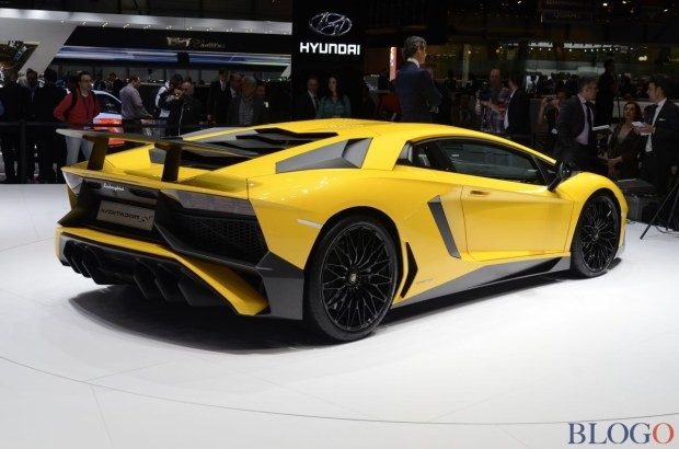 Lamborghini Aventador SV al salone di Ginevra 2015 Live
