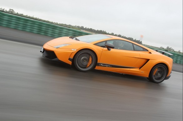 Lamborghini Gallardo LP 570-4 Superleggera: le foto in pista