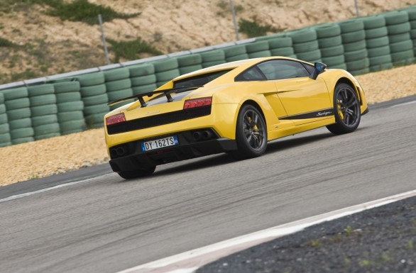 Lamborghini Gallardo LP 570-4 Superleggera: le foto in pista