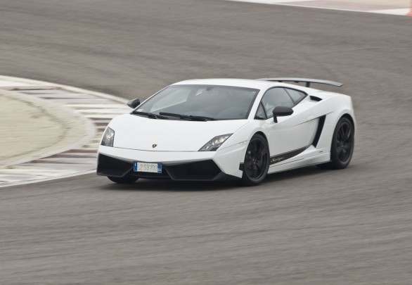 Lamborghini Gallardo LP 570-4 Superleggera: le foto in pista