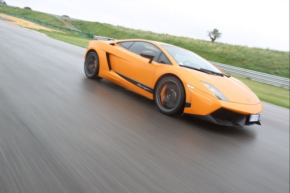 Lamborghini Gallardo LP 570-4 Superleggera: le foto in pista