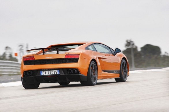 Lamborghini Gallardo LP 570-4 Superleggera: le foto in pista