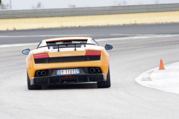 Lamborghini Gallardo LP 570-4 Superleggera: le foto in pista