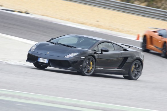 Lamborghini Gallardo LP 570-4 Superleggera: le foto in pista