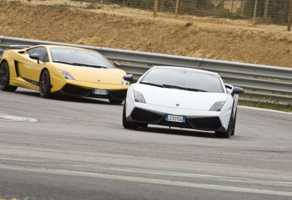 Lamborghini Gallardo LP 570-4 Superleggera: le foto in pista