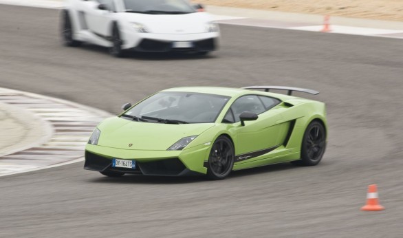 Lamborghini Gallardo LP 570-4 Superleggera: le foto in pista