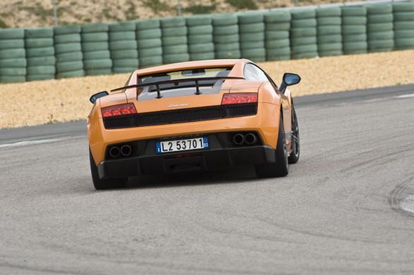 Lamborghini Gallardo LP 570-4 Superleggera: le foto in pista