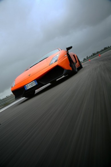 Lamborghini Gallardo LP 570-4 Superleggera: le foto in pista