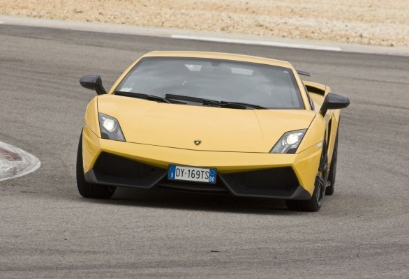 Lamborghini Gallardo LP 570-4 Superleggera: le foto in pista