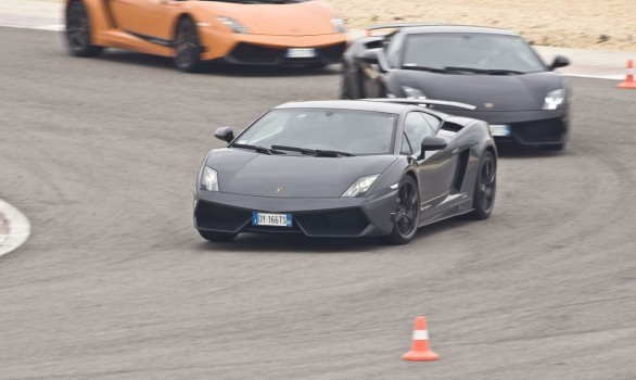 Lamborghini Gallardo LP 570-4 Superleggera: le foto in pista