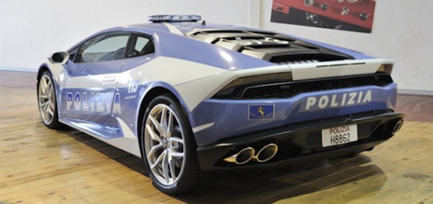 Guarda la fotogallery della Lamborghini Huracan della Polizia italiana