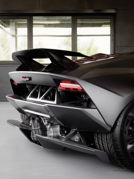 Lamborghini Sesto Elemento: nuove foto ufficiali