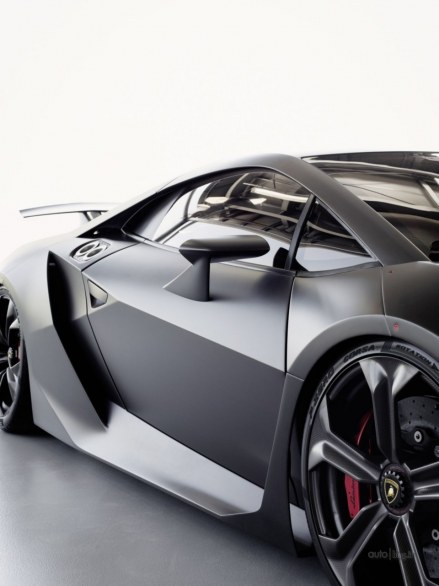 Lamborghini Sesto Elemento: nuove foto ufficiali