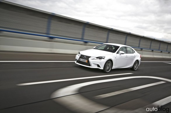 Lexus IS Hybrid