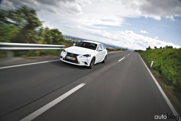 Lexus IS Hybrid