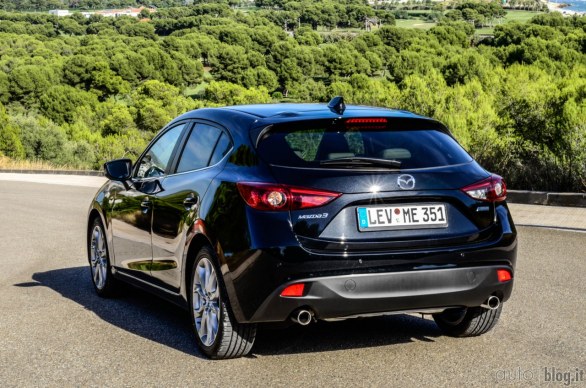 Mazda 3 2014 prezzi e prova su strada