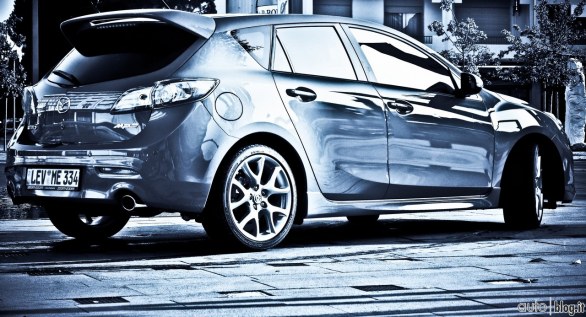 Mazda 3 facelift: la nostra prova su stada