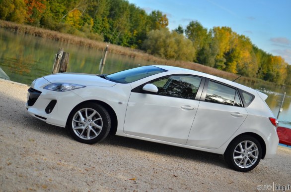 Mazda 3 facelift: la nostra prova su stada