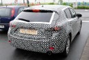 Mazda 3, foto spia degli interni