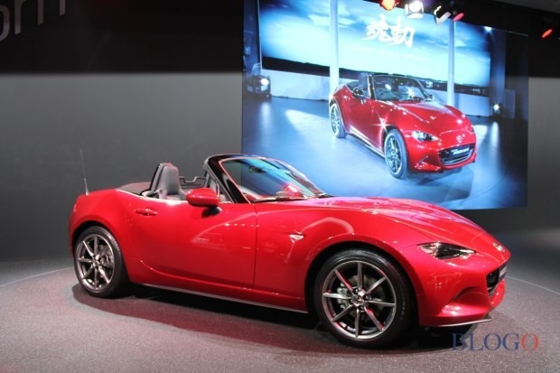Guarda la fotogallery della Mazda MX-5 al Salone di Parigi 2014 Live
