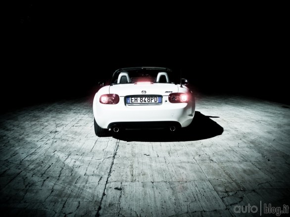 Mazda MX-5 Record Series White 2.0: il test di autoblog