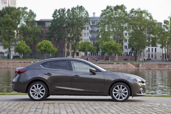 Mazda3 Berlina 2014: tutte le foto ufficiali