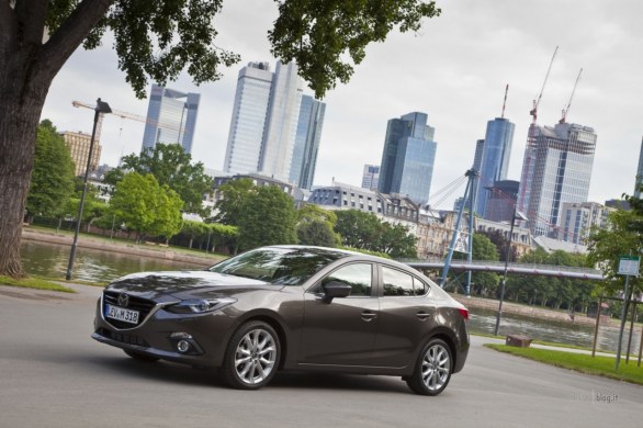 Mazda3 Berlina 2014: tutte le foto ufficiali