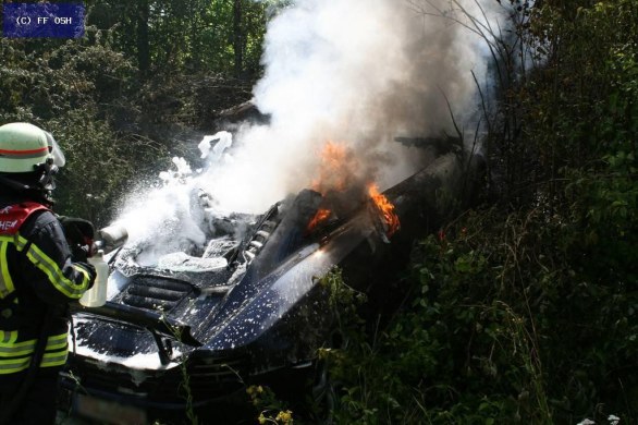 McLaren MP4-12C distrutta dalle fiamme