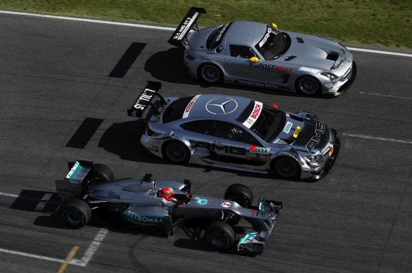 Guarda la fotogallery della Mercedes AMG vs F1 al Nurburgring