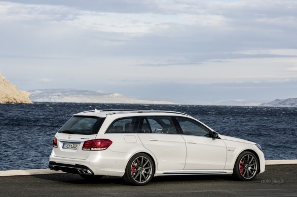 Mercedes E63 AMG: il restyling della berlina sportiva per il 2013