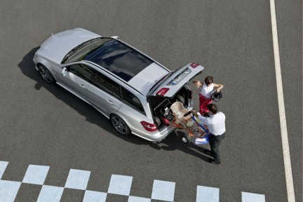 Mercedes E 63 AMG Station Wagon: nuove foto ufficiali da Francoforte