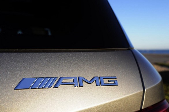 Mercedes ML63 AMG: nuove foto ufficiali