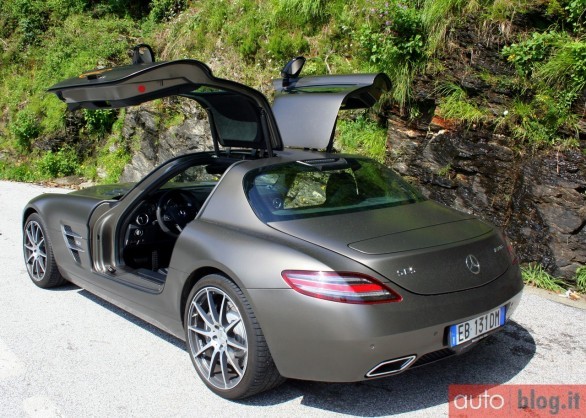 Mercedes SLS AMG