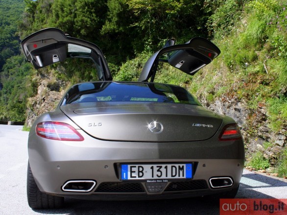 Mercedes SLS AMG