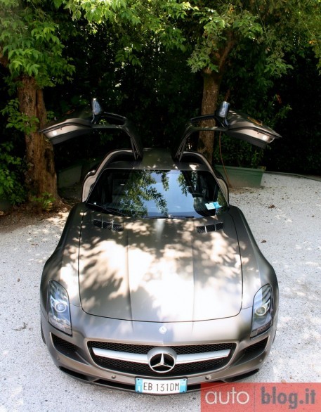 Mercedes SLS AMG