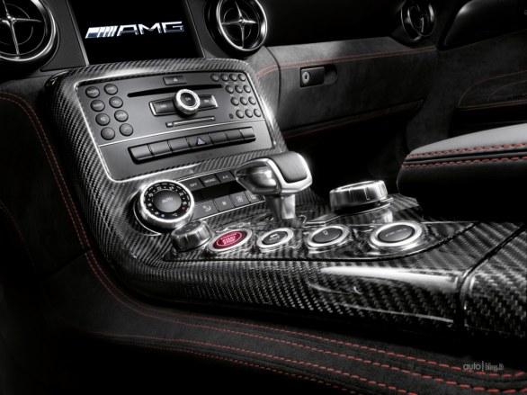Mercedes SLS AMG Black Series: 631 cavalli e 635 Nm, 0-100 km/h in 3.6 secondi e 315 km/h di velocità massima